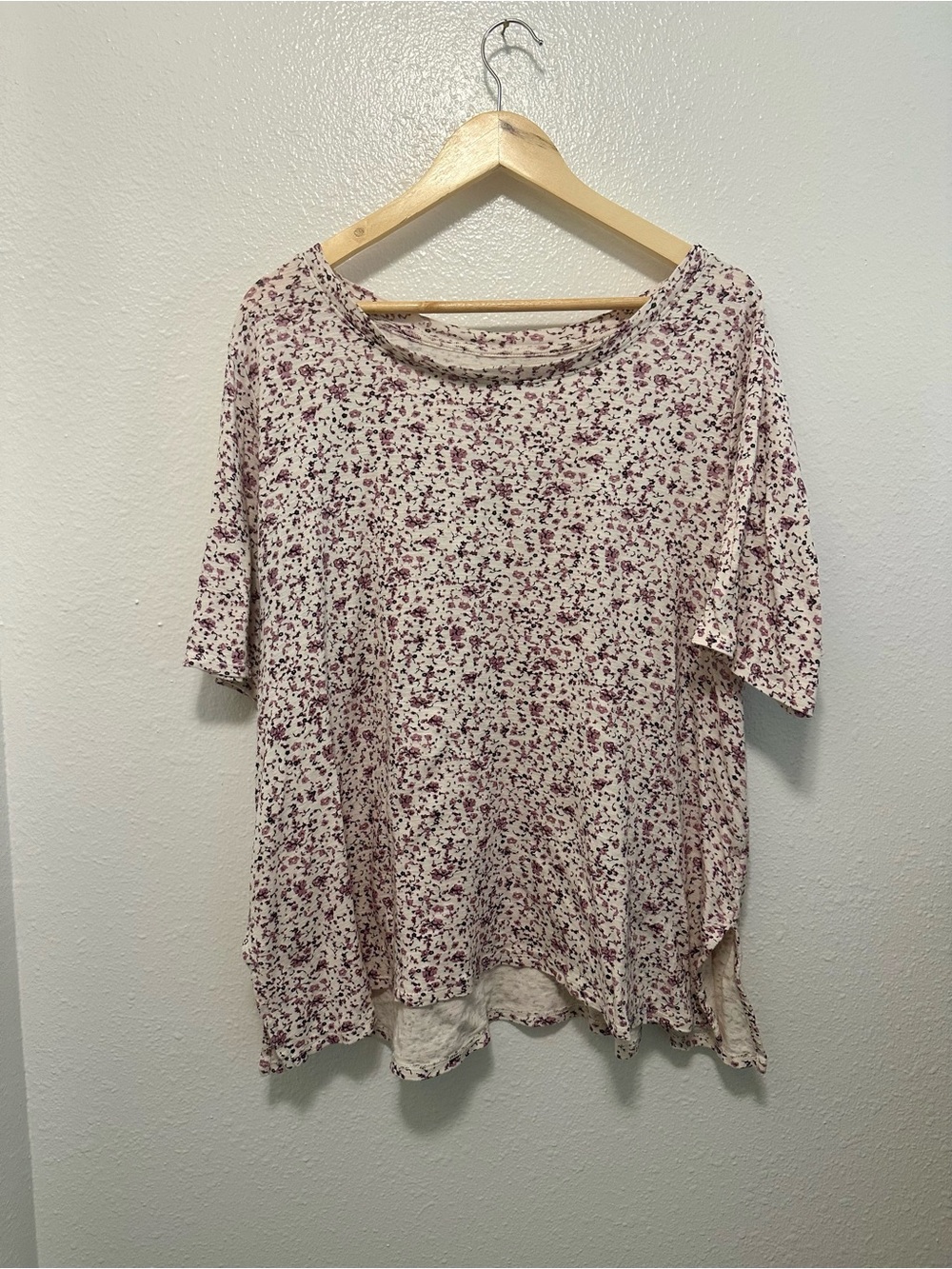 J. Jill Pima Scoop-Neck Elbow Sleeve Tee Purple Floral Print